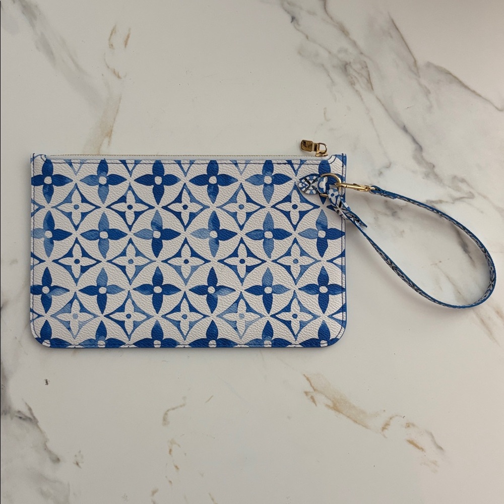 Louis Vuitton NWOT Blue and White Logo Wristlet. Ships same day! Price is firm.